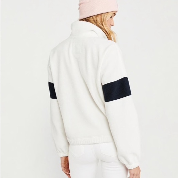 Abercrombie & Fitch Half Zip Sweatshirt - Picture 3 of 7